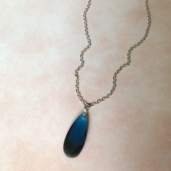 Sundance Charm handcrafted Necklace - Picture 3 of 9